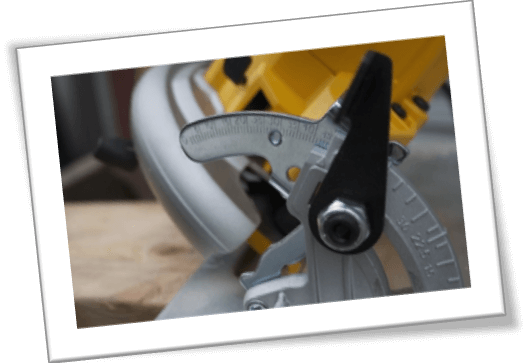 circular saw safety mechanism